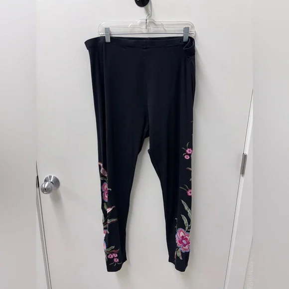 Johnny Was Libbi Black Leggings with Pink Floral Embroidery - Picture 4 of 10